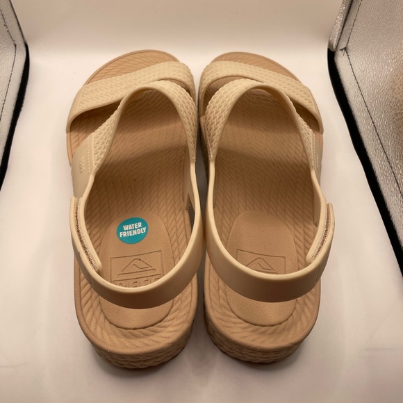 Reef Water Vista Women's Tan Sandals size 11 - Picture 7 of 10